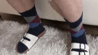 2019-03-02-4352698-everybody-loves-you_720