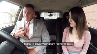 2019-03-04-4352642-spanish-babe-wrong-booking_720