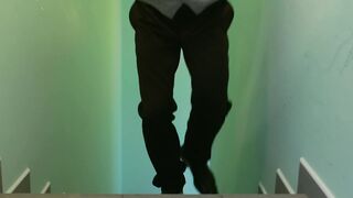 2019-03-30-4358517-sneaky-room-service_720