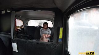 2020-09-28-4418716-glasses-babe-cheats-on-hubby_720