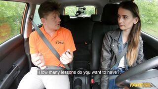 2019-07-15-4360987-teen-brunette-pussy-stretched_720