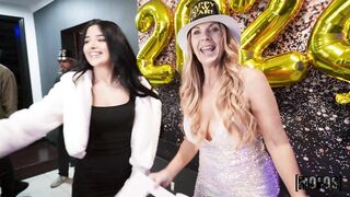 2023-12-29-9725011-new-year-house-party_720