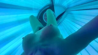 2023-09-25-33653-busty-milf-cyntia-nipples-play-in-tanning-bed_stream
