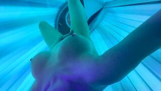 2023-09-25-33653-busty-milf-cyntia-nipples-play-in-tanning-bed_stream