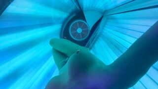 2023-09-25-33653-busty-milf-cyntia-nipples-play-in-tanning-bed_stream