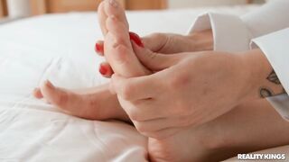 2020-10-28-4419828-toe-fucking-good_720