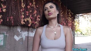 2019-12-19-4409130-indian-babe-fucked-in-basement_720