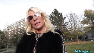 2019-12-24-4409386-spending-his-winnings-on-milf_720