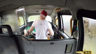 2019-12-25-4409436-filthy-santa-and-the-ho-ho-hoes_720