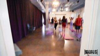 2023-09-14-9397861-sleazy-yoga_720