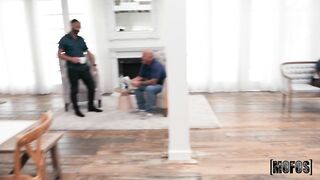 2023-12-06-9636531-sneaky-office-link_720