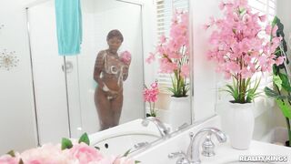 2020-11-20-4420469-my-roommates-fuck-buddies-part-1_720