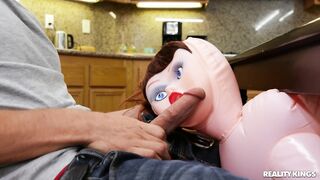 2020-11-24-4420573-the-milfs-sex-doll-swap_720