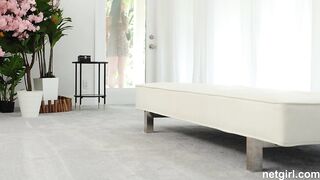 2025-09-03-2534-lily_bbg_stream