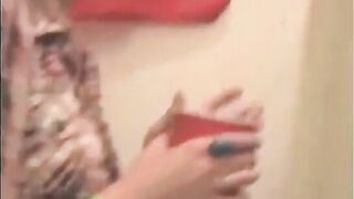 2010-01-05-27381-college-freaks-and-beads_950