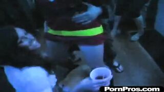 2010-01-13-27381-college-halloween-fun_950