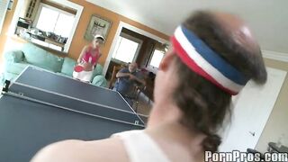 2010-01-04-2928-nicole-plays-with-geezer-s-balls_950