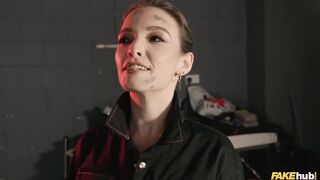 2019-06-29-4360449-fake-neighbourhood-the-mechanics-of-sex_720