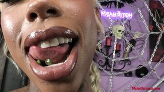 2025-09-10-baby-gemini-in-your-face-4_4k