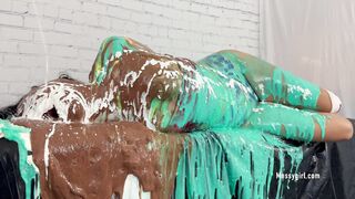 2025-08-25-messy-pleasuring-for-wonderwoman