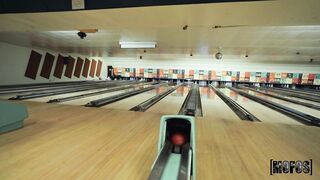 2022-11-18-8240761-the-bowling-alley-goes-crazy_720