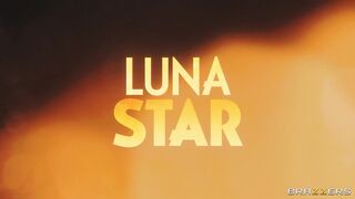 2025-06-26-11199551-lights-camera-facial_720