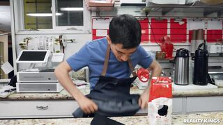 2020-07-30-4417448-lil-barista_720