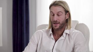 2025-05-27-11033151-the-sex-therapist-7-learn-your-lesson_720