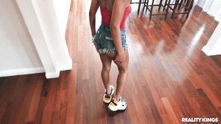 2020-06-17-4416089-sneaking-in-with-scarlit_720