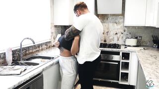 2020-07-20-4416507-anal-in-the-kitchen_720