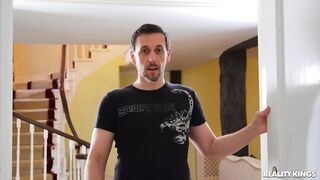 2020-08-13-4417728-a-humpy-ending_720