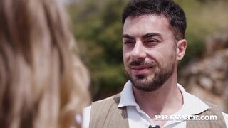 2025-10-07-27057-amalia-davis-a-chance-encounter-and-some-special-p_720