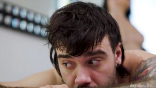 2025-04-02-10793041-full-service-massage-10-rub-her-down_720