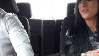 2020-08-11-4417722-picking-up-skyler_720