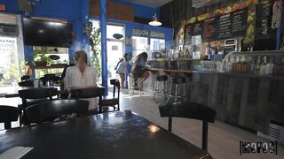 2022-11-17-8240651-the-cafe-waitress-gets-creampied_720