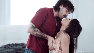 2025-10-01-11347391-she-needs-a-big-dick_720