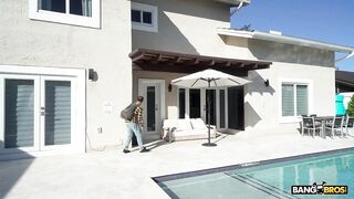 2024-02-09-9669241-she-wants-some-young-cock_720