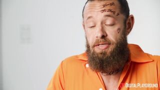 2021-07-12-4461731-lady-gun_720