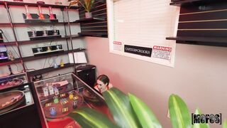 2022-12-12-8340581-jackie-is-open_720