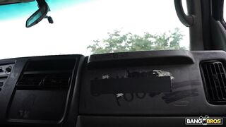 2024-01-24-9785181-shrooms-blooms-on-the-bang-bus_720