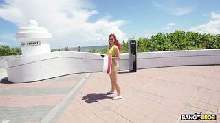 2025-10-01-11391041-vacation-dick_720