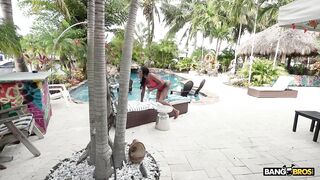 2023-12-25-9722741-stepmoms-banging-body_720