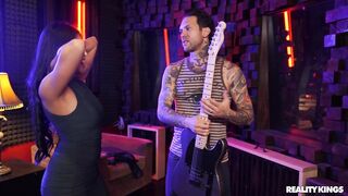 2020-08-18-4417842-rockstar_720