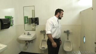 2017-03-18-122358-trans-glory-hole-surprise-03-122358-540