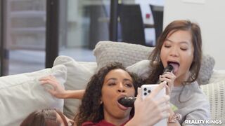 2020-08-14-4417794-wlt-s-02-e-02-never-have-we-ever_720