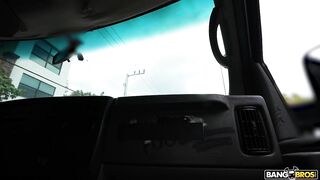 2023-11-29-9576851-damsel-in-dis-dress_720