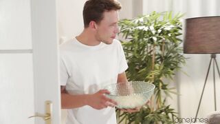 2022-10-27-8241041-surprise-creampie-on-halloween_720