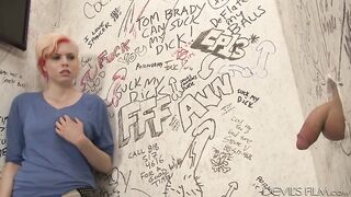 2015-09-05-78554-trans-glory-hole-surprise-78554-540