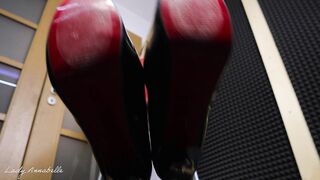 2021-11-18-2989305-eng-pov-lick-my-shiny-shoes-and-worhip-me-in-red-catsuit