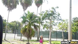 2023-04-26-8840951-pretty-fit-and-flexible_720